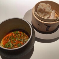 TexturA - たっぷりのよだれ鶏のタレに焼売を付けて頂きます