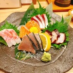 冠地鶏とかぼす平目 とよの本舗 元町旧居留地店 - お刺身5種盛り