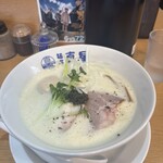 麺屋真星 - 鶏白湯の濃厚スープがたまらない！