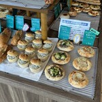 ル ボー トン - シラスとかお惣菜パンたち