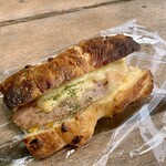 メゾン ムラタ - とうもろこしチーズドッグ ¥360