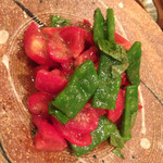 五臓六腑 - フルーツトマトのサラダ、バジル風味