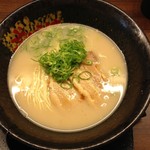 Kurumetonkotsushiborimanshuuyagaichiban - とんこつしぼり770円税込、久留米ラーメンだそうです