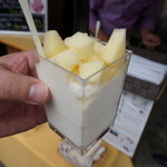 菓子工房 大とろ牛乳 - 大とろ牛乳　シャキシャキりんごのせ・・\400-