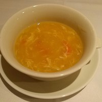 南国酒家 原宿本店 - フカヒレ、ズワイのスープ