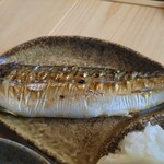 炉端とおでん 呼炉凪来 - サバ　うまい