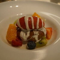 キハチ 名古屋JRセントラルタワーズ店 - アールグレイ風味のサヴァランとフルーツサラダ