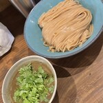 いかれたヌードル フィッシュトンズ - ラムのグリーンカレーつけ麺
