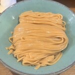 いかれたヌードル フィッシュトンズ - ツルモチの平打太麺
