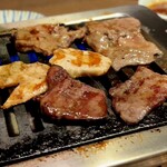 朝採れホルモンとたれ焼肉 金肉屋 大井町店 - 
