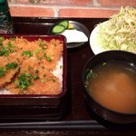 ぶたじろう - たれカツ丼　680円