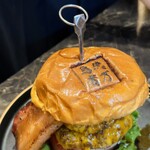 一億円で居酒屋建ててみた。億万鳥者 - 億万バーガー ¥1,880