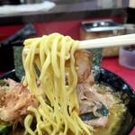 ラーメン 杉田家 - 麺リフト