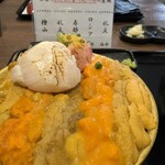 うに専門店 世壱屋 - ５大ウニ食べ比べ丼7,700円＋大玉ホタテ300円（通常500円）