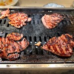 焼肉・ホルモン 踊ル - 特上ハラミ焼けました❗️