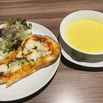 高倉町珈琲 - ふわふわナンのマルゲリータ・コーンクリームスープ