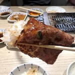 焼肉・ホルモン 踊ル - 絹の様に柔らかくて脂も甘く、もう仰け反るほどの美味しさ