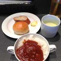 ダイニング フェリオ - ベジタブルカレー、そら豆ビシソワーズ、パン