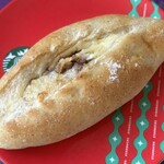 ペンギンベーカリー - クリームチーズとハチミツのライ麦　320円