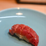 うを徳 - "鮪（しび）"、中肥肉（あぶらみまじり）