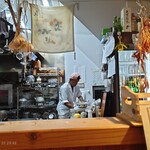 ふかたべ - この広い調理場でワンオペのマスター