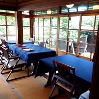 幻董庵 - 明るいお部屋で冷房も効いています♬