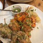 グルガオン - タンドリーチキン2種とカリフラワー焼き