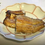 芦柳庵 - 【焼き物】白焼。鰻の旨味を直接味わう大人の一品。