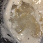 麺家 たけ田 - 泡の下には淡麗塩スープ