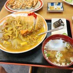 末廣 - カツカレー　これで普通盛り