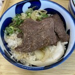 うどん　肉のうめぜん - 筋っぽくなくて柔らかい上質な和牛肉　　
