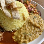 CINNAMON GROVE RESTAURANT AND BAR - 豆のカレー