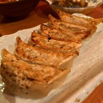 神戸餃子酎房 えんじゃ - ジューシー餃子