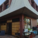 ふかたべ - 右角に佇む