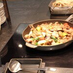 フォレストガーデン - 牛肉と夏野菜の塩炒め