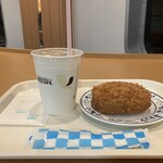 すずらん - ネスレカフェラテ＆カレーパン　¥400＆300