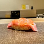 島津 - 筋を食べる噴火湾の鮪