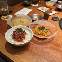 士士 - 