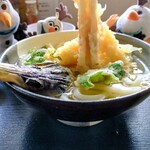 山の谷うどん - 思わずチクワ天を半蔵落とし