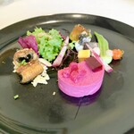 312065255 - 【オードブル】
                        ビーツのテリーヌ
                        うなぎとクスクス
                        炙り鱧とズッキーニ・コリンキー・キャビア
                        自家製朝取れトマト（ドライ）