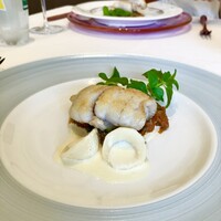 Bistro東進堂 - 【ポワソン（魚介のメイン）】
                    舌平目のポワレをラタトュユで
                    ソースシュプレームのオレキエッテ（耳型パスタ）を添えて
                    生オレガノ