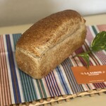 ブーランジュリー　ラ・セゾン 本店 - 全粒粉パン