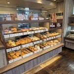 ブーランジュリー　ラ・セゾン 本店 - 店内の様子