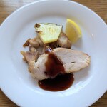 ブッフェ・ダイニング オーシャンテラス(ヨコハマ グランド インターコンチネンタル ホテル) - ロースターで焼き上げる丸鶏のロースト ”フリフリチキン”