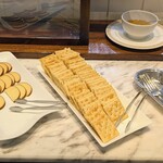 ブッフェ・ダイニング オーシャンテラス(ヨコハマ グランド インターコンチネンタル ホテル) - チーズ3種＆クラッカー