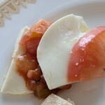 ブッフェ・ダイニング オーシャンテラス(ヨコハマ グランド インターコンチネンタル ホテル) - モッツァレッラとラタトゥイユのサラダ仕立て