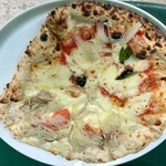 富良野チーズ工房 ピッツァ工房 - ハーフ&ハーフ（マルゲリータとタマネギ）（¥1,950）（税込）