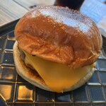 Warren’s Place 2.1 Burgers & Beer - チーズバーガー ¥1155