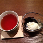 ベイビーサイドカフェ - セイロンティーとコーヒーゼリー