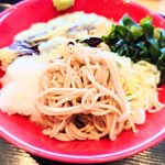 名代 富士そば - しっかりと氷水で締められた、コシのある蕎麦が旨い。
